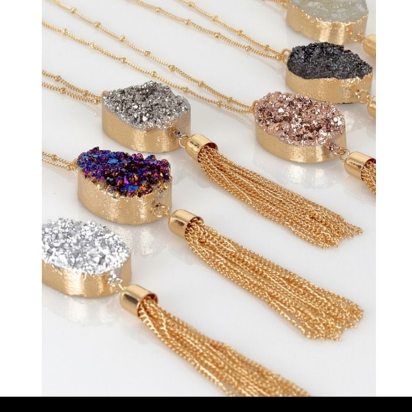 Gold druzy pendant necklace with tassels - Picture 2 of 6